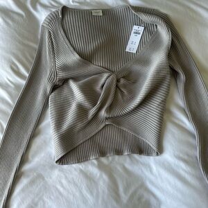 Elegant Beige Ribbed Sweater